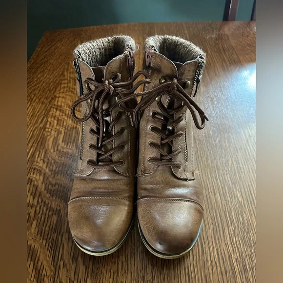 Women’s Brown Lace-Up Ankle Combat Boots (9) - Picture 3 of 8